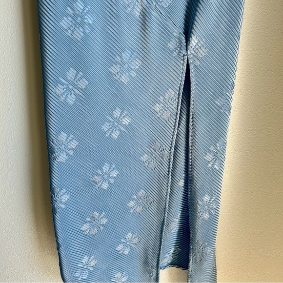 Urban Outfitters Silence + Noise Sienna Plisse Cowl Neck Halter Midi Dress, XS - Picture 6 of 8